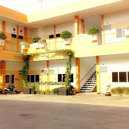 Hotel Kencana Rembang Luaran gambar
