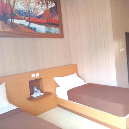 Hotel Kencana Rembang Bilik gambar