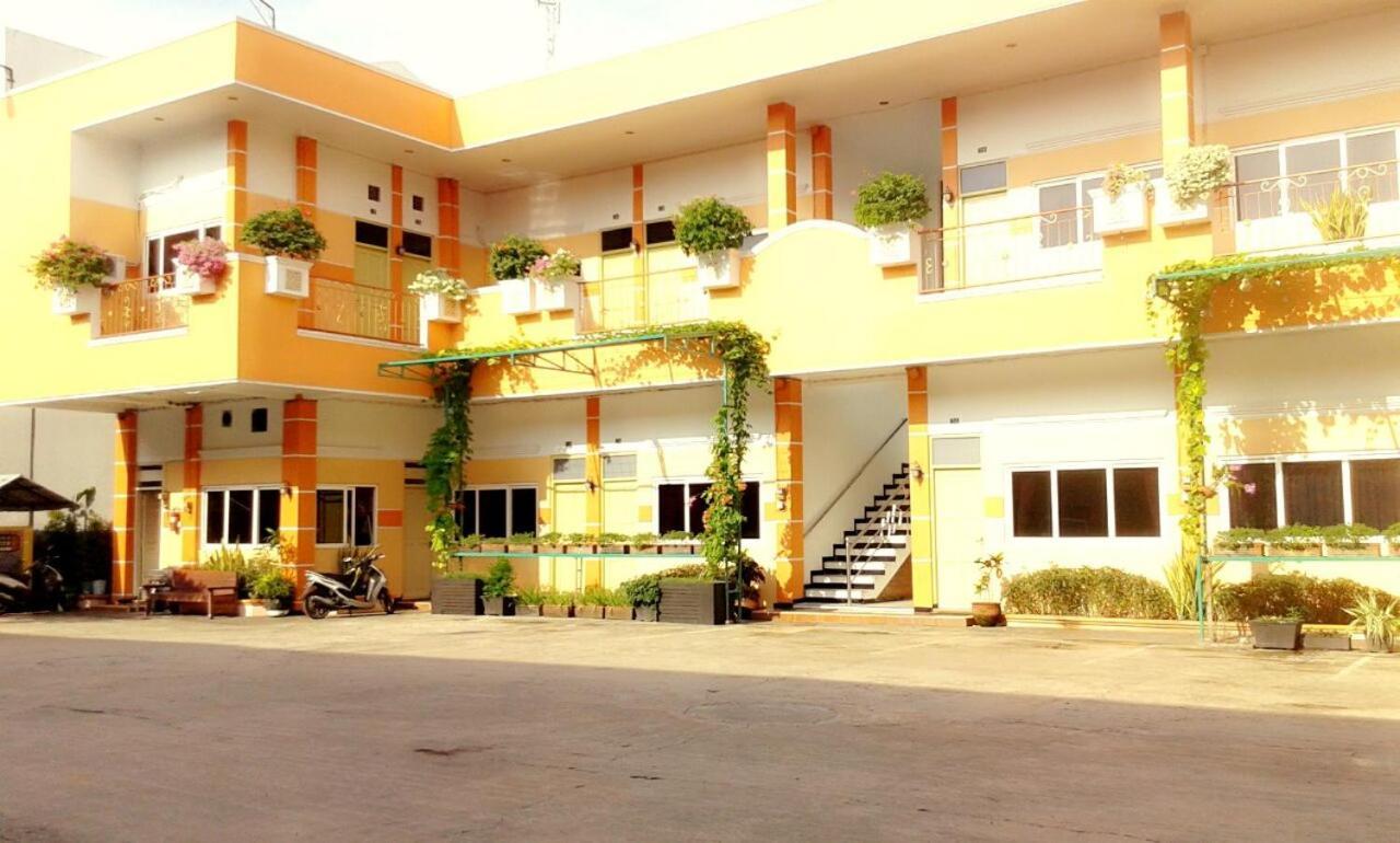 Hotel Kencana Rembang Luaran gambar